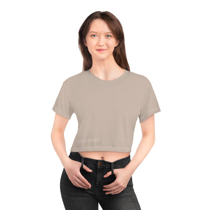 Chic Minimalist Crop Tee for Everyday Comfort